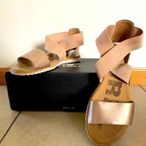 Size 7.5 Sorel Ella sandals - rose gold💫